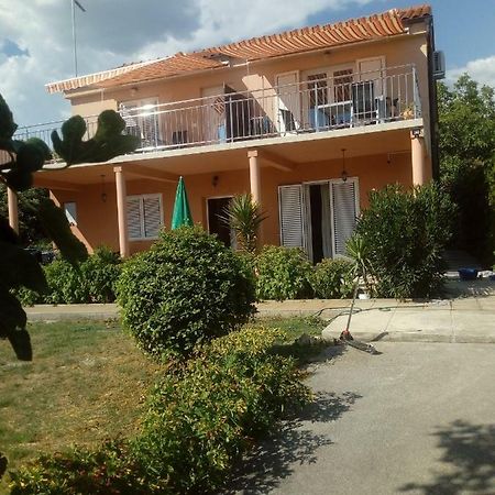 Mendula Apartment Pakostane Exterior photo